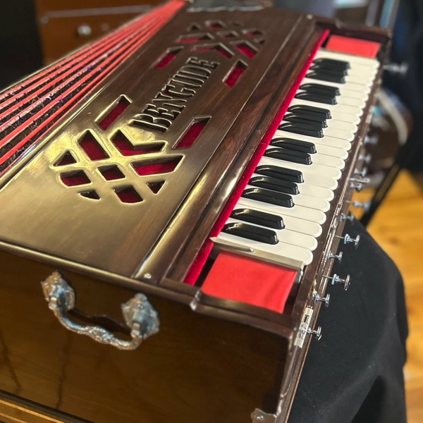 Bengude 9/3 Scale Changer Harmonium