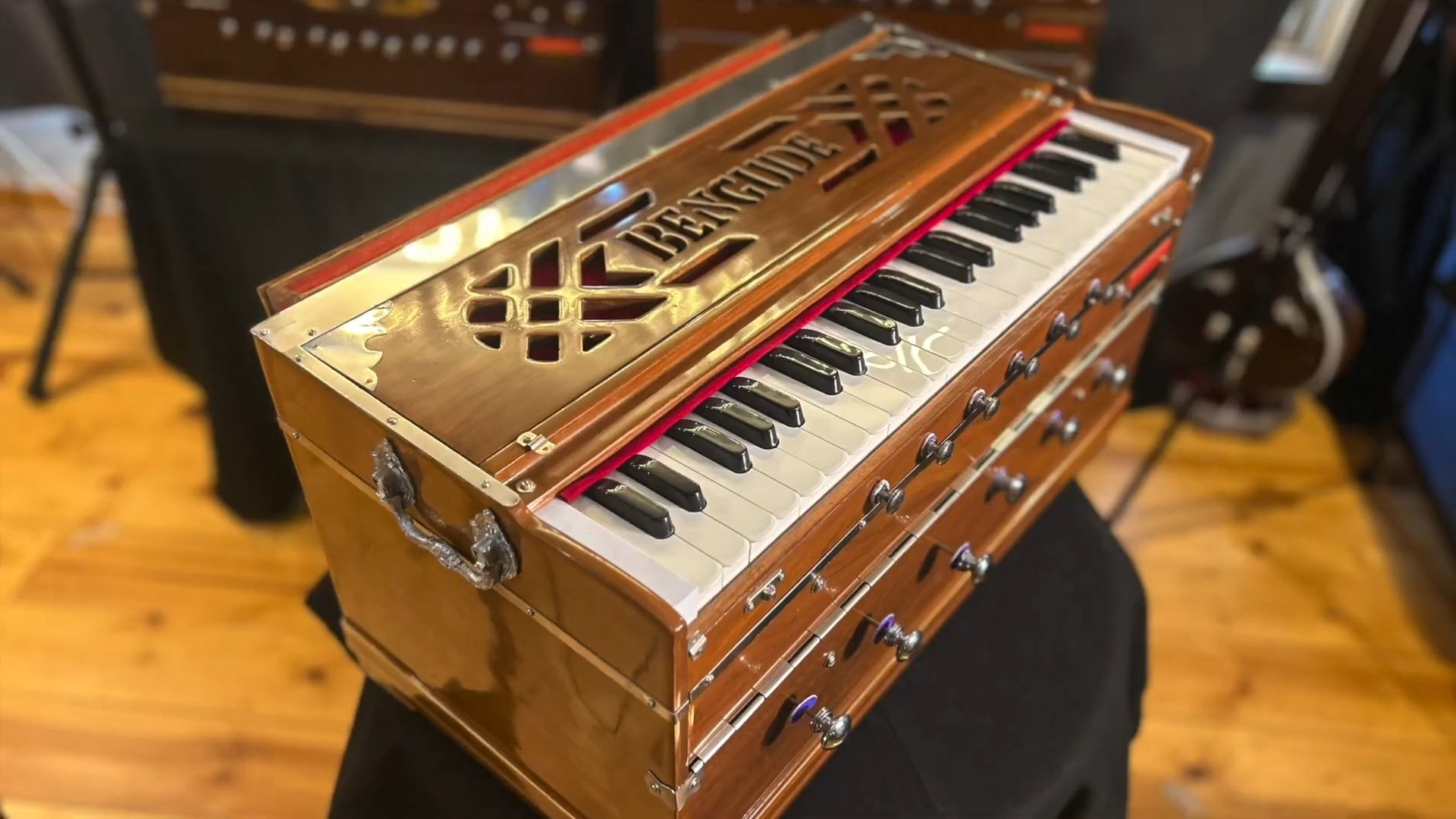 Bengude Fixed 3-Reed Harmonium (Bass/Male/Female)