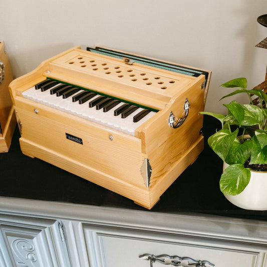 Aarohi S32 Harmonium - Natural