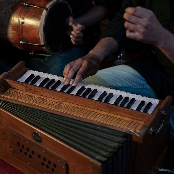 Bhava Studio Harmonium, Concert Teak Edition bing played